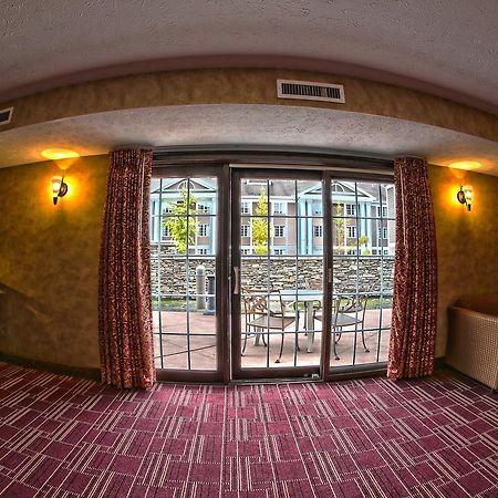 The Bertram Inn & Conf Ctr Trademark Collection By Wyndham Орора Екстер'єр фото
